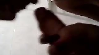 Troietta siciliana fa un pompino al ragazzo