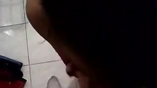 Troietta siciliana fa un pompino al ragazzo