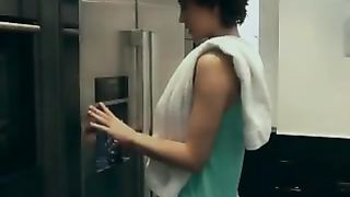 Figlia troia chiede al padre di scoparla