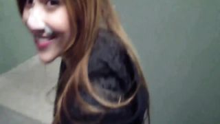 Pompino e sborrata in viso nel sottopassaggio