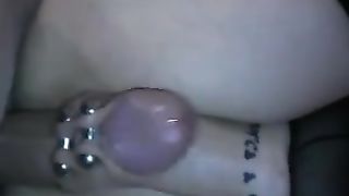 Anteprima del video: Scopa una figa con le labbra chiuse dai piercing