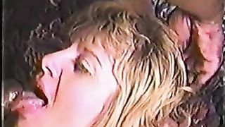 La moglie del cuckold si fa scopare dal Bull Negro