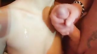 Ragazzina neo 18enne scopata da due 40enni