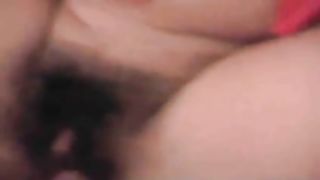 Moglie tettona calabrese scopata sul divano