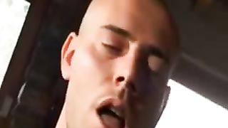 Troia meridionale scopata da due cazzi milanesi