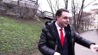 Pompino al parco a Praga di Alexandra Hogan a Diprè