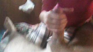 La mia ragazza mi sega a letto