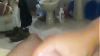 Le piace farmi sborrare tanto