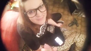 Sborro sugli occhiali della mia troia