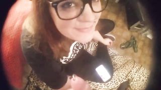 Sborro sugli occhiali della mia troia