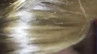 Prende a colpi di cazzo in faccia la fidanzata cagna