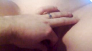 La moglie popputa cavalca il suo cazzo