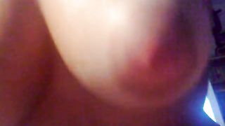 La moglie popputa cavalca il suo cazzo