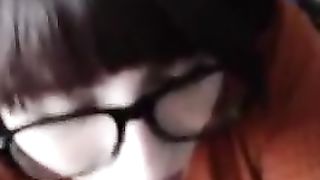 Forti schizzi di sborra sugli occhiali