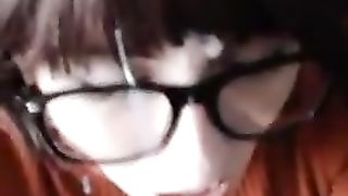 Forti schizzi di sborra sugli occhiali