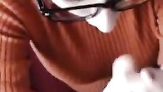 Forti schizzi di sborra sugli occhiali