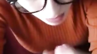 Forti schizzi di sborra sugli occhiali