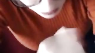 Forti schizzi di sborra sugli occhiali