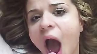 Scopa la bocca della EX e le eiacula in faccia