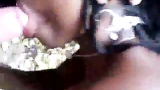 Italiano scopa una prostituta negra in strada