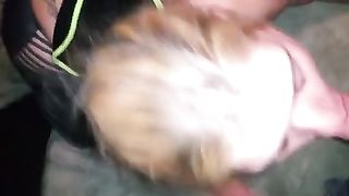 Sesso con la scopamica bionda tatuata