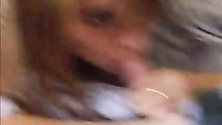 Teen russa spompina un amico ubriaco