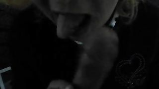 Moglie ciucciacazzi 65enne