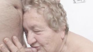 Adele la vecchia troia italiana depravata