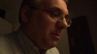 Figlia zoccola si fa sbattere dal patrigno arrapato