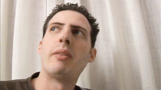 Spia la madre che si fa la doccia e poi se la tromba