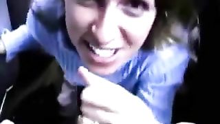 Sborra in faccia alla collega nel parcheggio