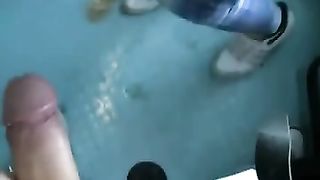 Sveltina sul treno con stangona tedesca