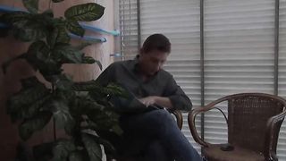 Ci vuole un'esperta puttana per far godere il cazzo