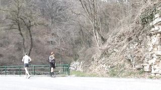 Escursione in montagna con inculata