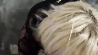 La milf bionda di Roma succhia e ingoia ogni goccia