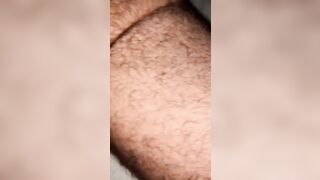 La moglie col rossetto mi fa la sega e poi mi succhia in pov