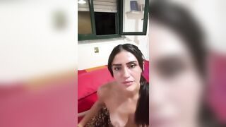 Fidanzati in cam4: lui le fa il DITALINO in live