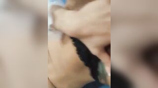 La ragazza in diretta: tette enormi e dita nella figa
