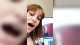 Due napoletane in live gli fanno vedere le tette