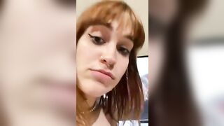 Due napoletane in live gli fanno vedere le tette