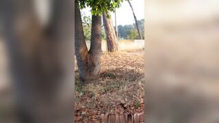 In diretta la moglie si spoglia e si palpa senza VERGOGNA