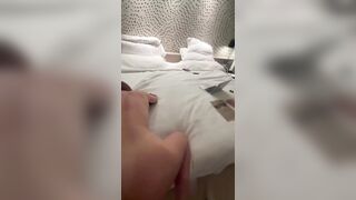 Lei lo succhia e poi lo prende a CAGNOLINO