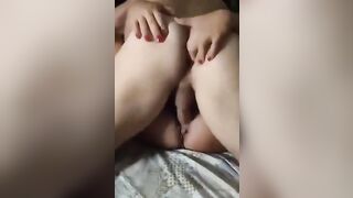 Il cornuto filma la moglie SCOPATA dal vicino