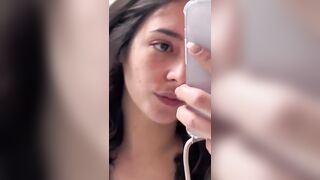 Si mostra in SELFIE