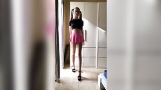 La diciottenne si mette le DITA nel culo per il papi
