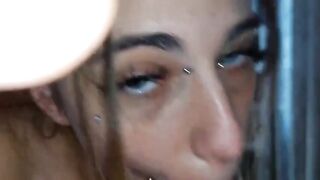 La bionda tatuata si fa sbattere davanti al CORNUTO
