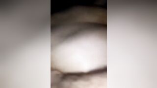 In auto il ragazzino sbatte la moglie del CORNUTO