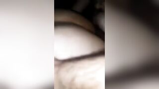In auto il ragazzino sbatte la moglie del CORNUTO