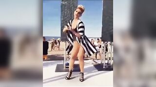 Compilation: tette e CULO in mostra