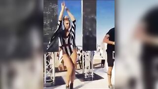Compilation: tette e CULO in mostra